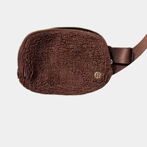 Lululemon everywhere fleece belt bag